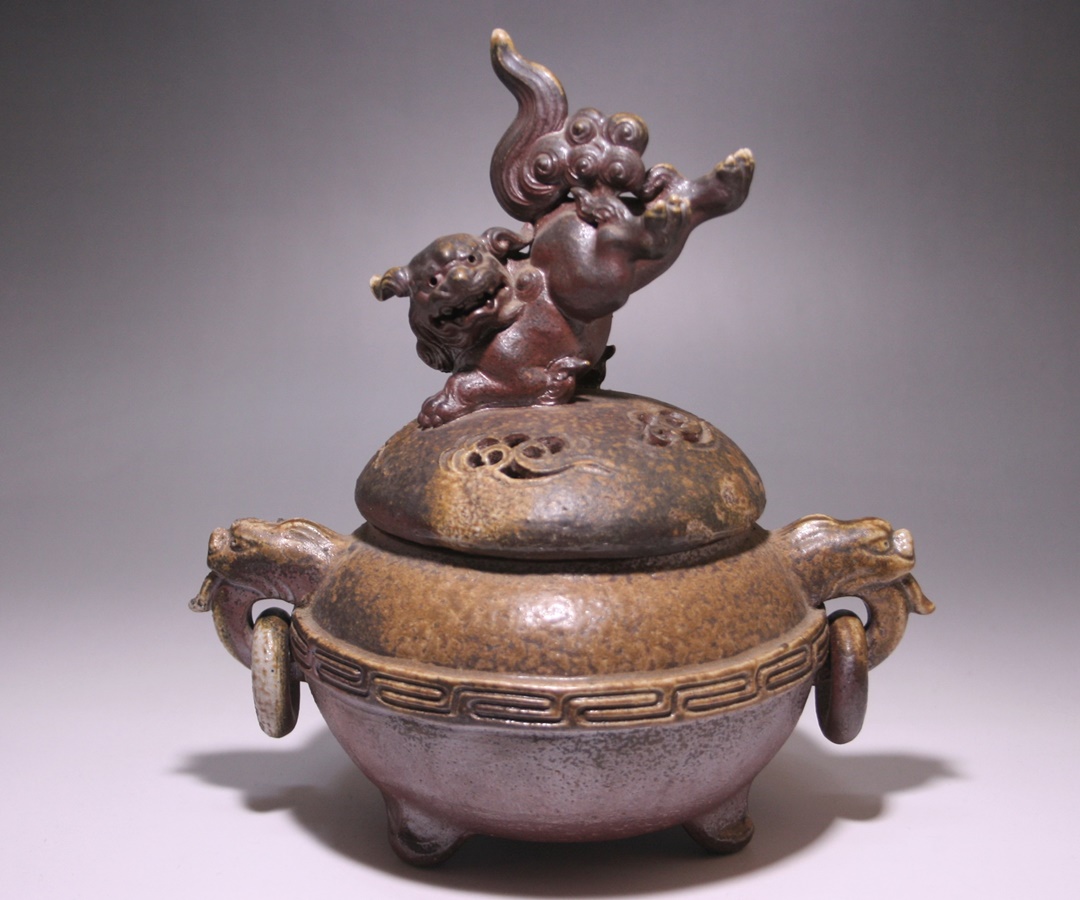 金井春山 作 「備前飛獅子香炉」 ～備前焼専門卸小売店 川口陶楽苑～