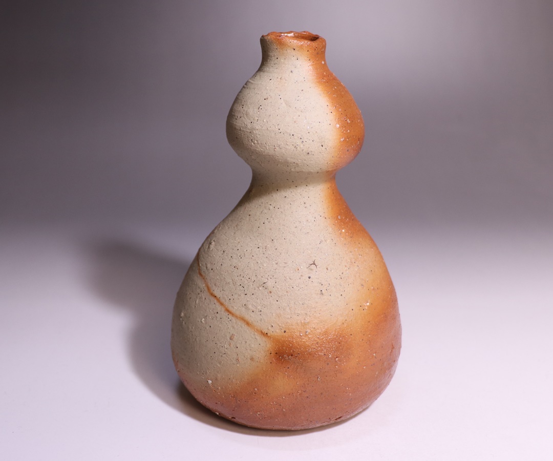 金重素山 作 「伊部火襷瓢形徳利」 ～備前焼専門卸小売店 川口陶楽苑～