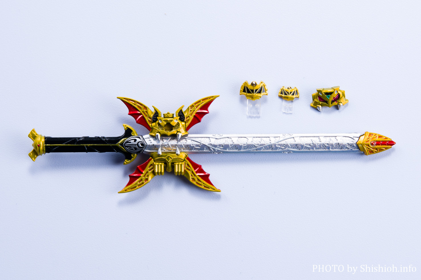 レビュー】S.H.Figuarts（真骨彫製法） 仮面ライダーキバ エンペラー