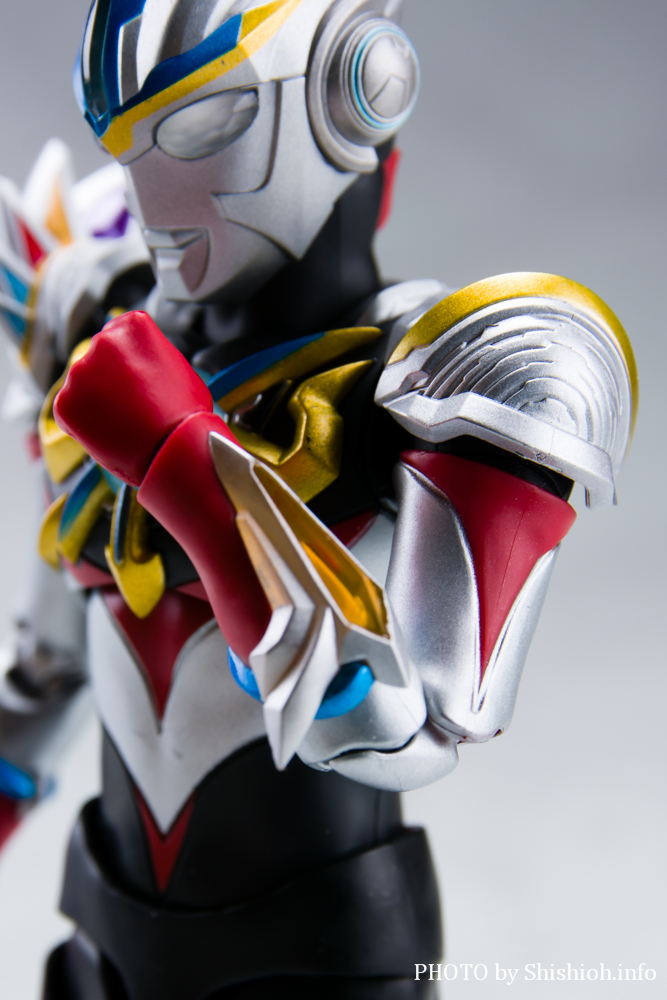 徹底レビュー】S.H.Figuarts ウルトラマンオーブ オーブトリニティ