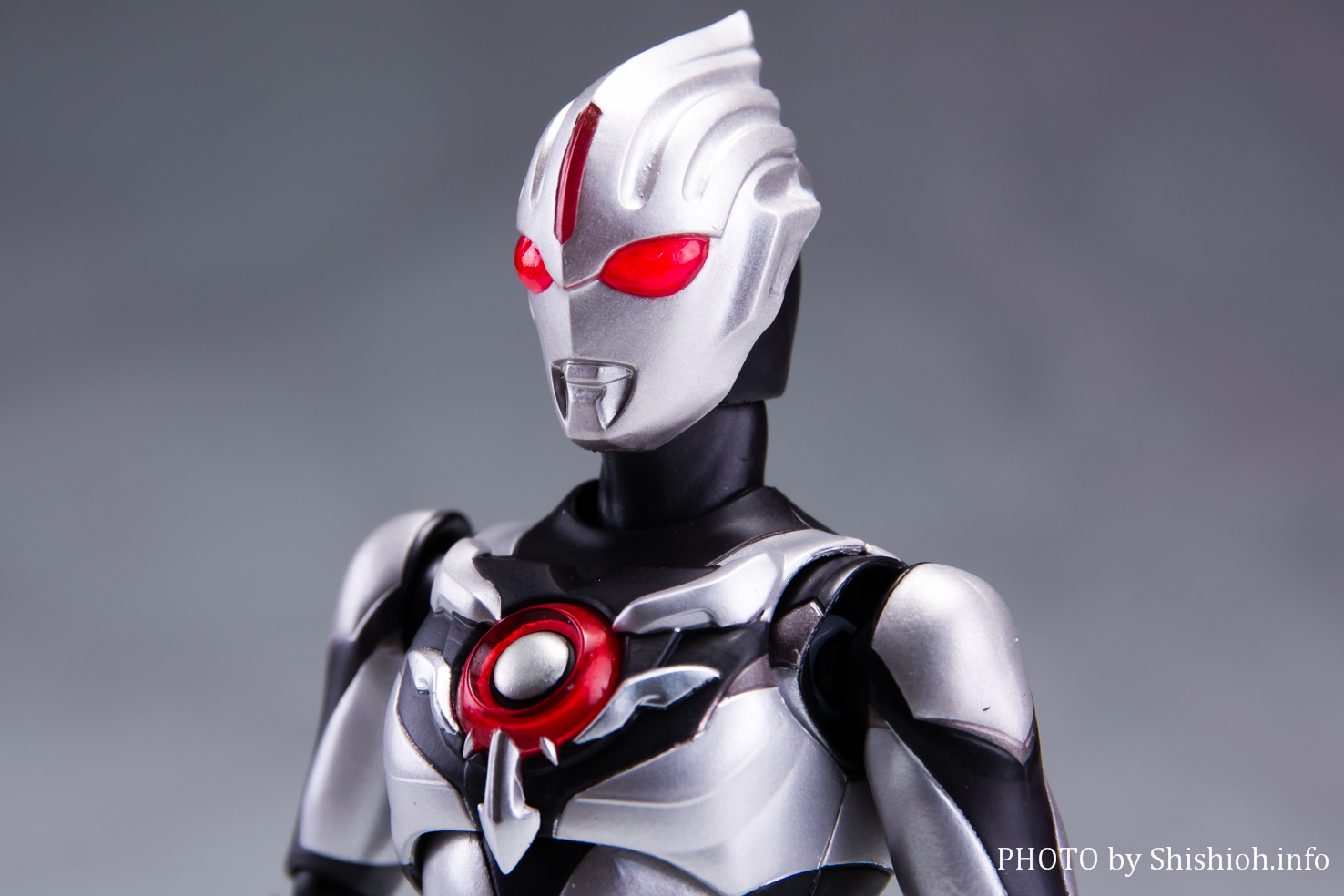 レビュー】 S.H.Figuarts ウルトラマンオーブダーク
