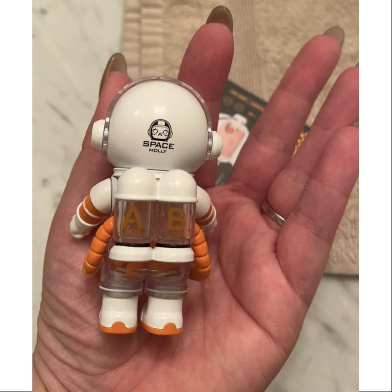 SPACE MOLLY MEGA 100% Series 2-B secret MELTING(1/108) – TOYSEZ