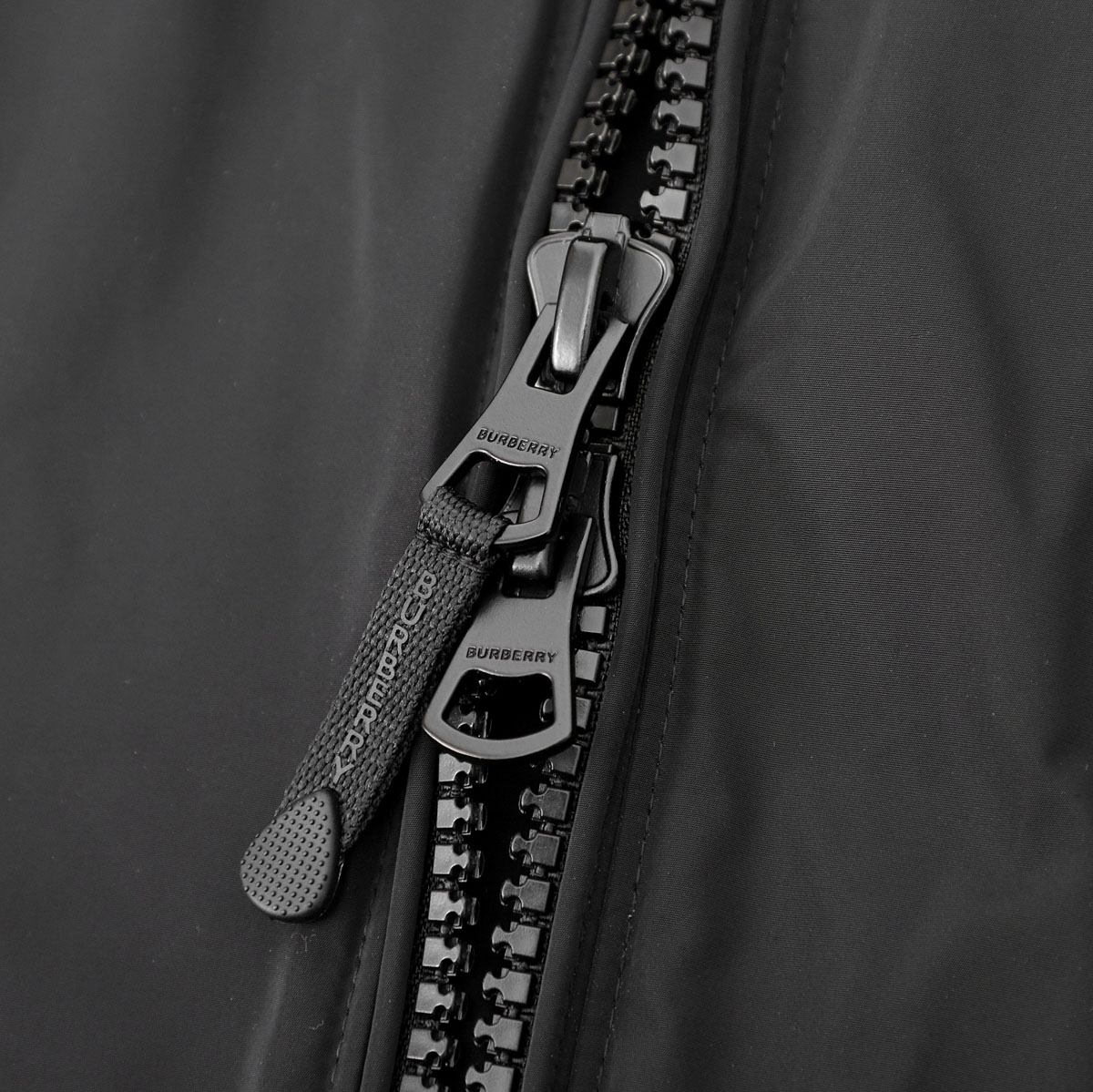 楽天市場】バーバリー BURBERRY フード付きブルゾン ブラック メンズ