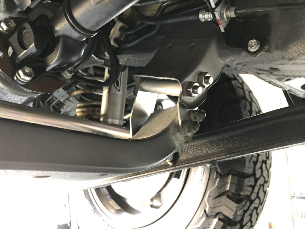 楽天市場】ジムニー JB64、JB74 クロスメンバーダウンブラケット