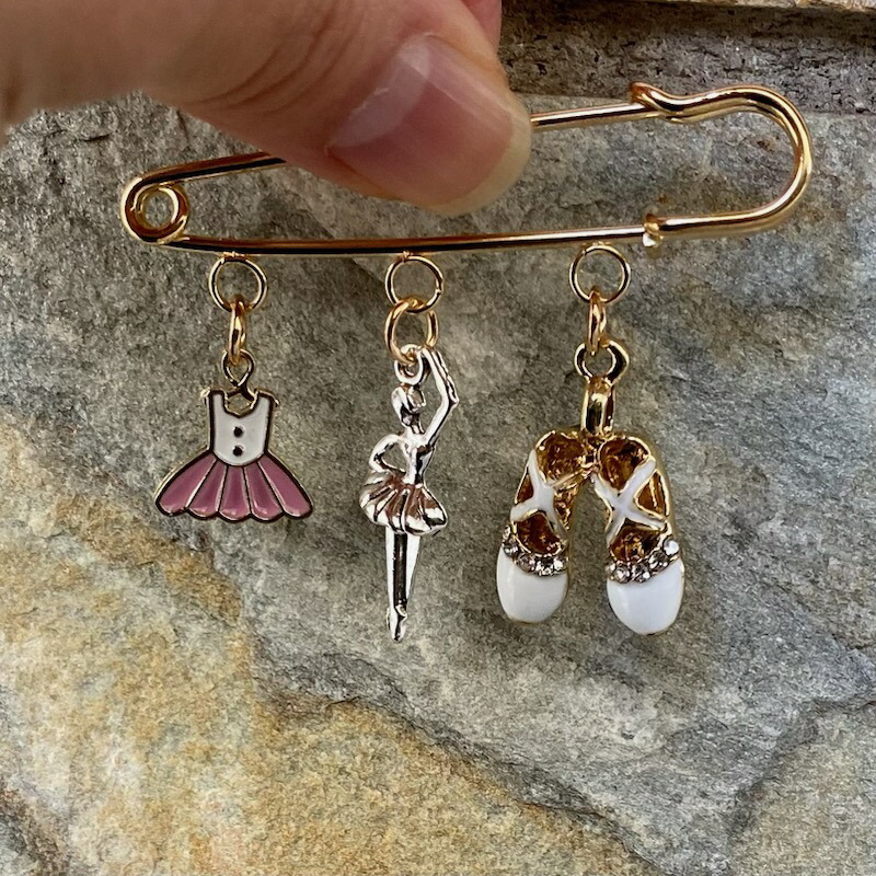 楽天市場】ブローチ バレエ アクセサリー ピンブローチ キーホルダー
