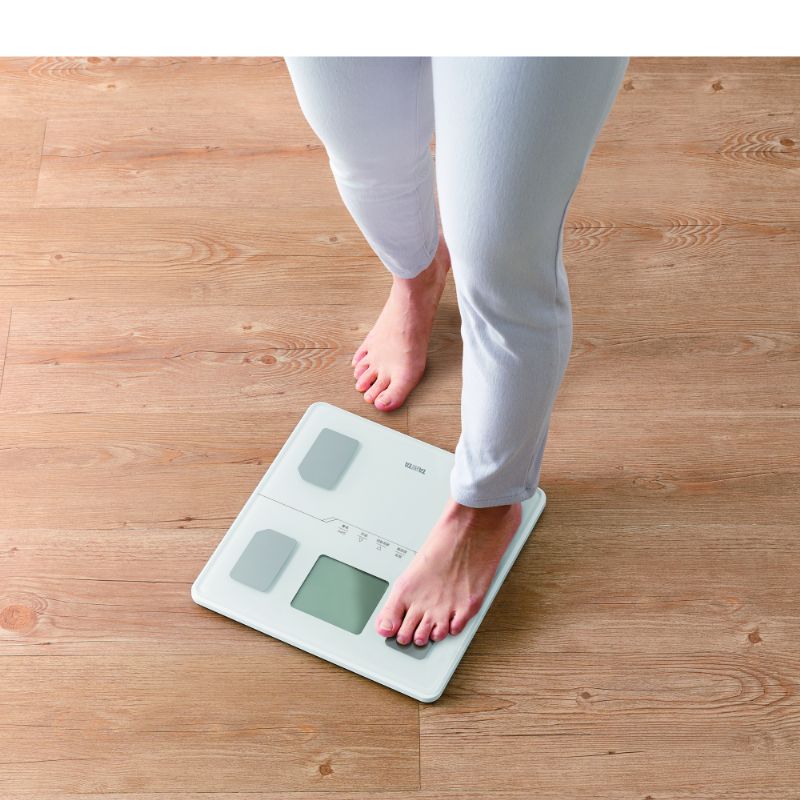 楽天市場】[正規品]タニタ 体組成計 乗るピタ 脚点 スマホ連動 BC-774L