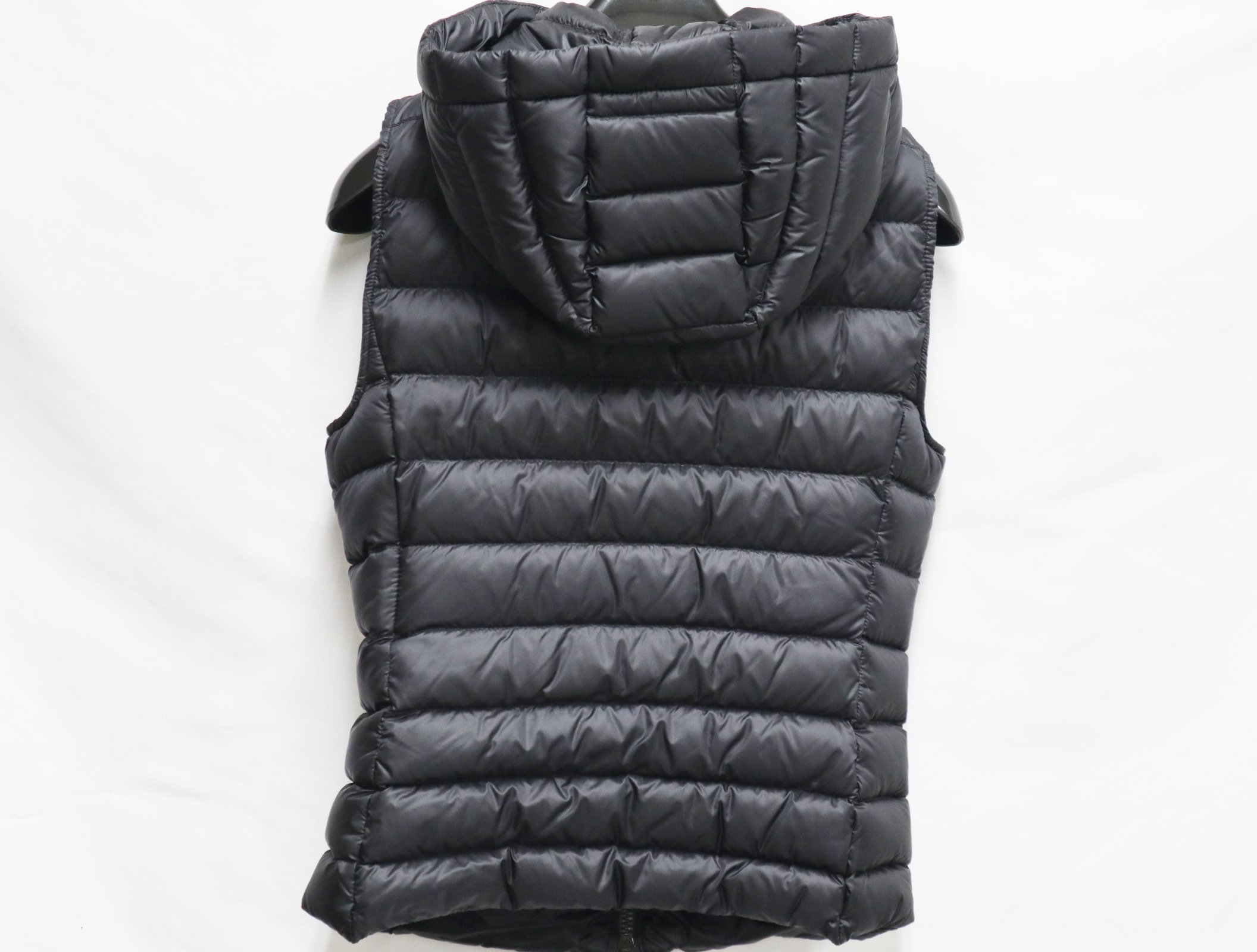 楽天市場】モンクレール MONCLER ダウンベスト フード付き