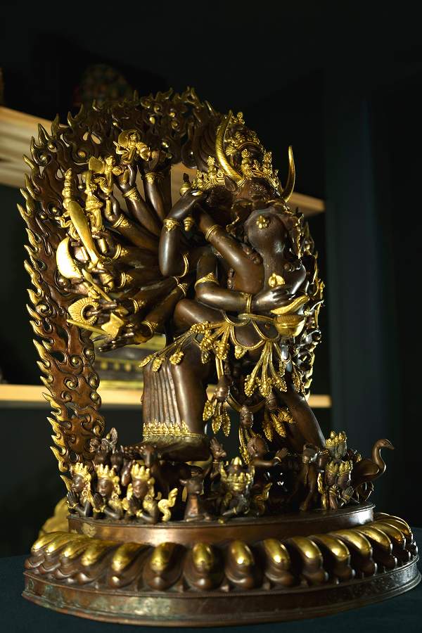 楽天市場】大威徳明王（ヴァジュラバイラヴァ）銅造鍍金彫金仕上げ
