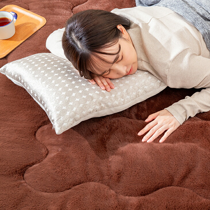 楽天市場】7層構造ぽかぽか蓄熱ラグ 190×240cm ラグ おしゃれ