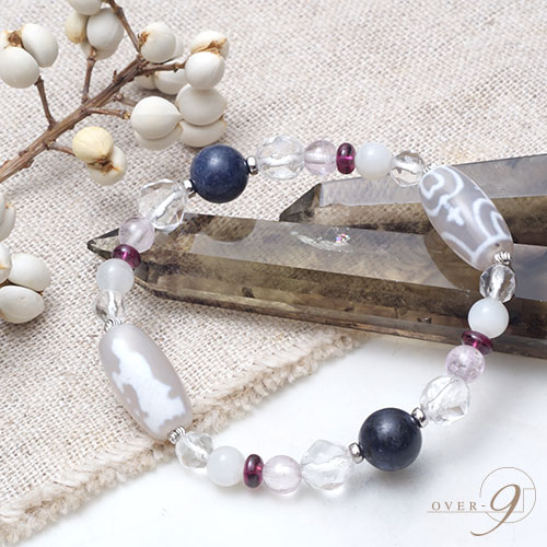 楽天市場】【Lucky of circle -幸運の輪-『老玉髄 白双観音天珠 × 老