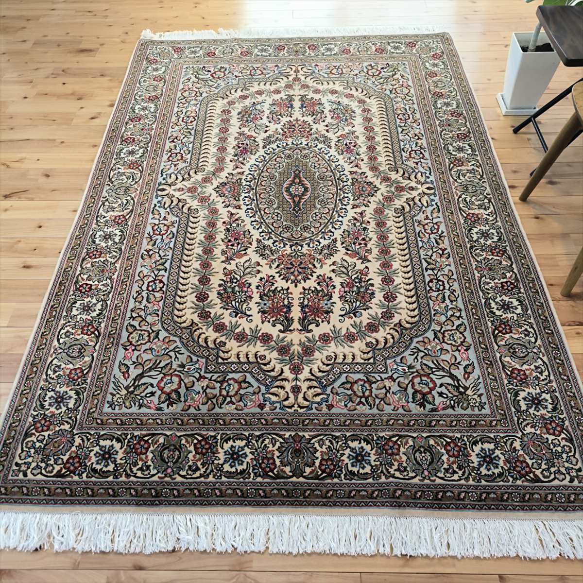 楽天市場】ペルシャ絨毯 【本物イラン産】 クム産 ウール ベージュ 花