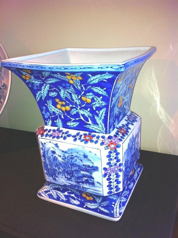 楽天市場】有田焼 華山萬右衛門窯 胴角花瓶(山水文様)【美術品】【花器