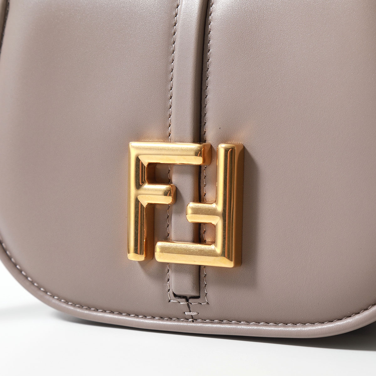 楽天市場】【最大2万円OFFクーポン対象・3/1限定】FENDI フェンディ
