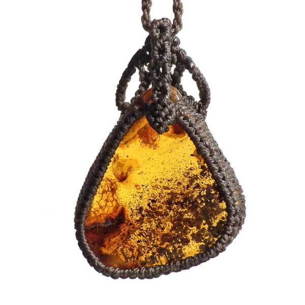 楽天市場】アンバー(琥珀) マクラメペンダント 天然石ペンダント