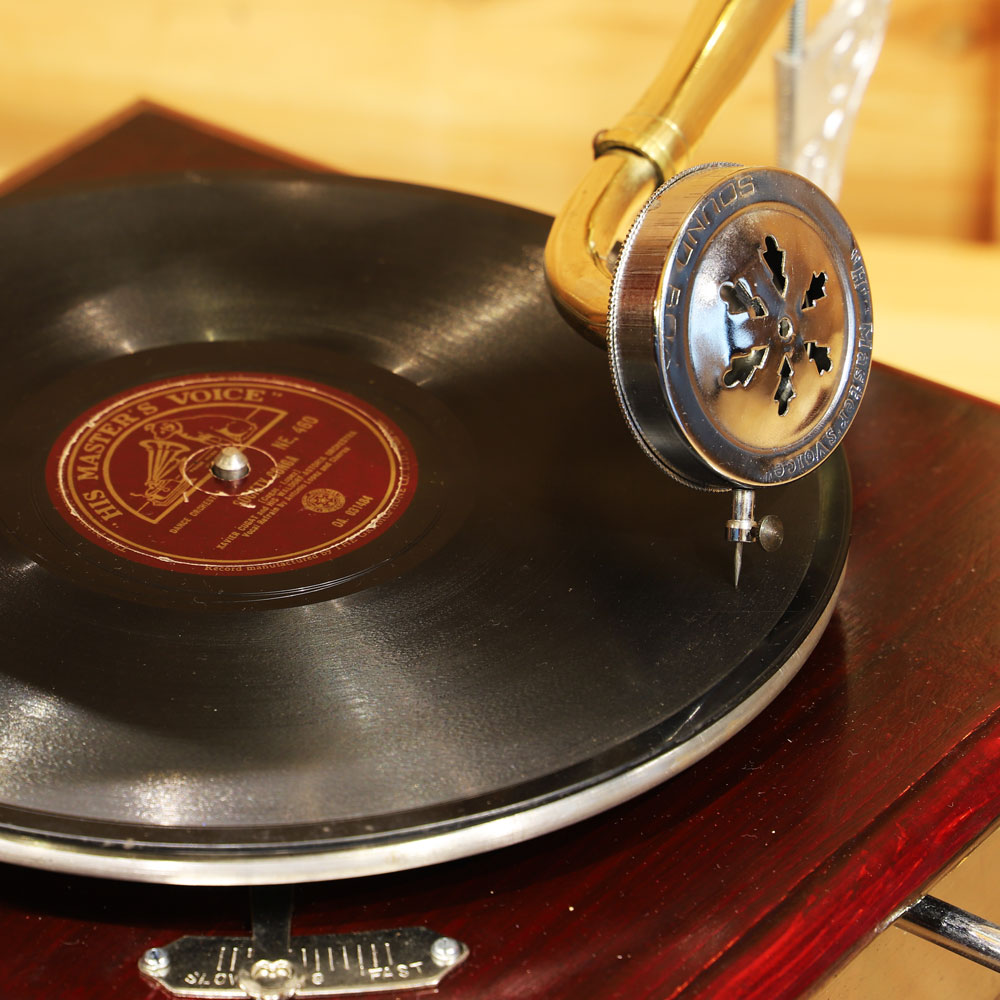 楽天市場】【究極のアンティーク】昔ながらの蓄音機 「Rocksmotion