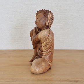 楽天市場】ブッダの木彫り リラックスブッダ 25cm 座像 スワール無垢材