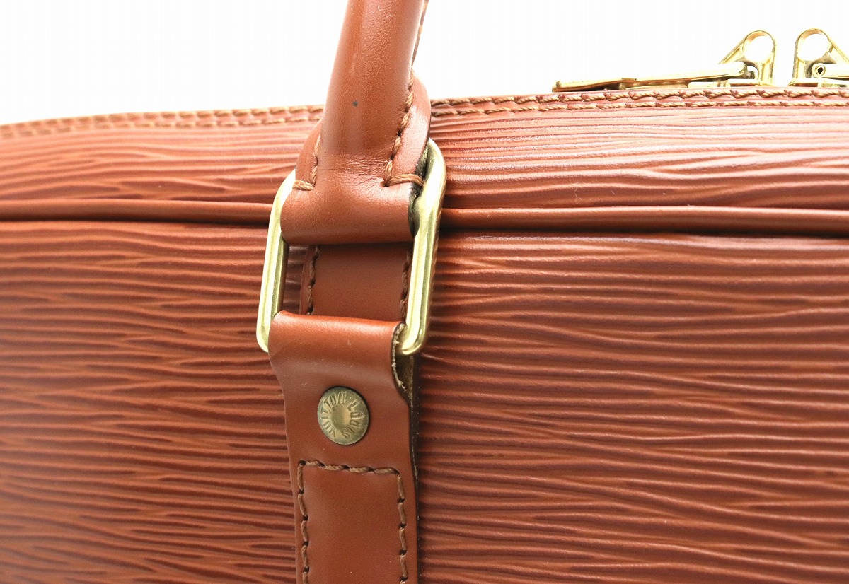 ルイヴィトン ポルトドキュマン ヴォワヤージュ ビジネスバッグ ケニア