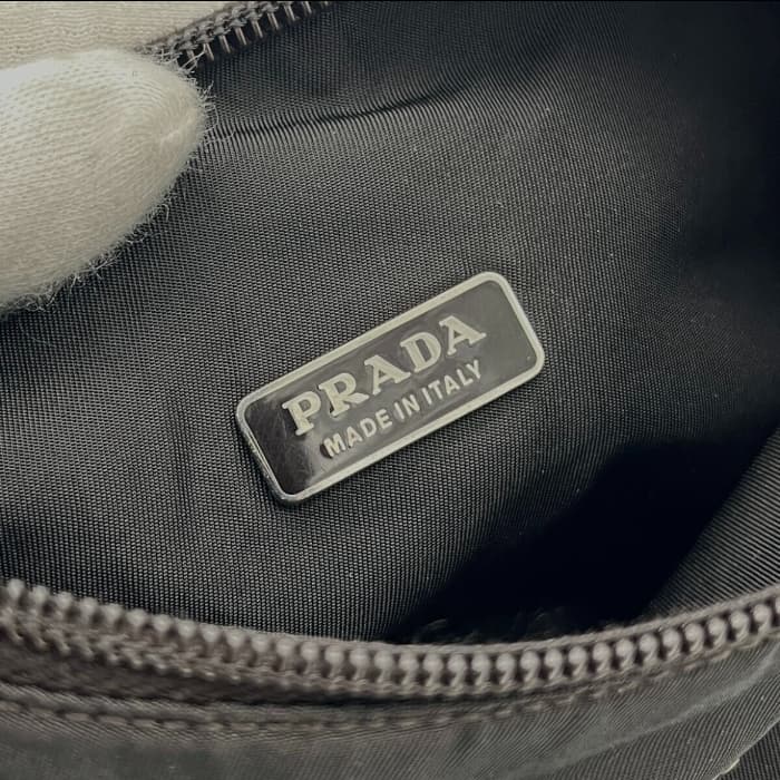 楽天市場】【中古】良品 PRADA プラダ ナイロン 三角ロゴ プレート