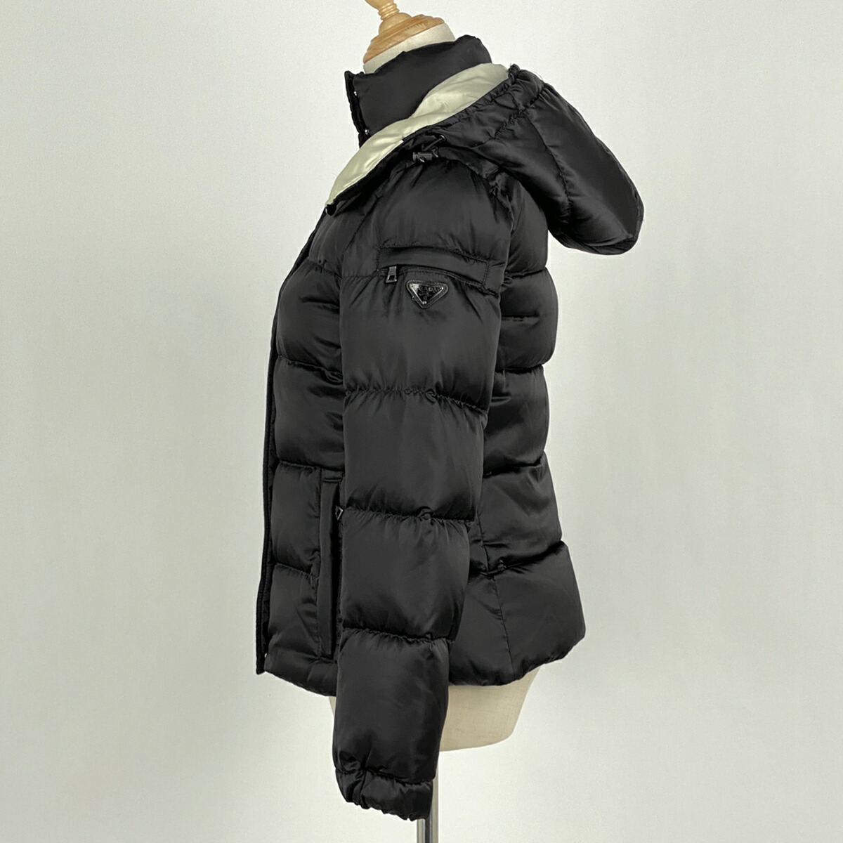 楽天市場】プラダ PRADA ロゴプレート ダウンジャケット 防寒 ジップ