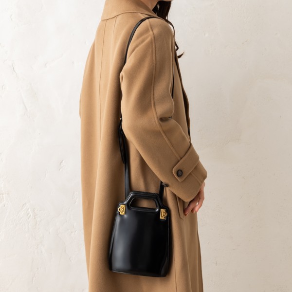 楽天市場】フェラガモ ハンドバッグ ワンダ ミニバッグ ブラック