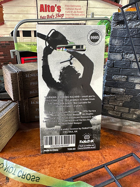 楽天市場】映画 悪魔のいけにえ レザーフェイス メタルキーホルダー