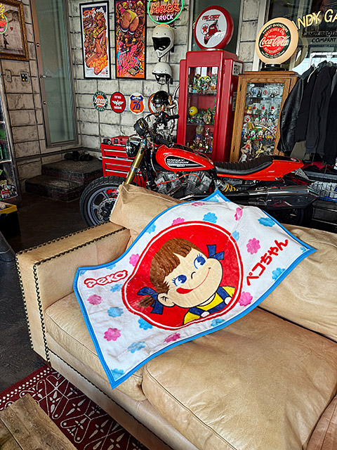 楽天市場】不二家 ミルキー オフィシャル フリースブランケット （包み