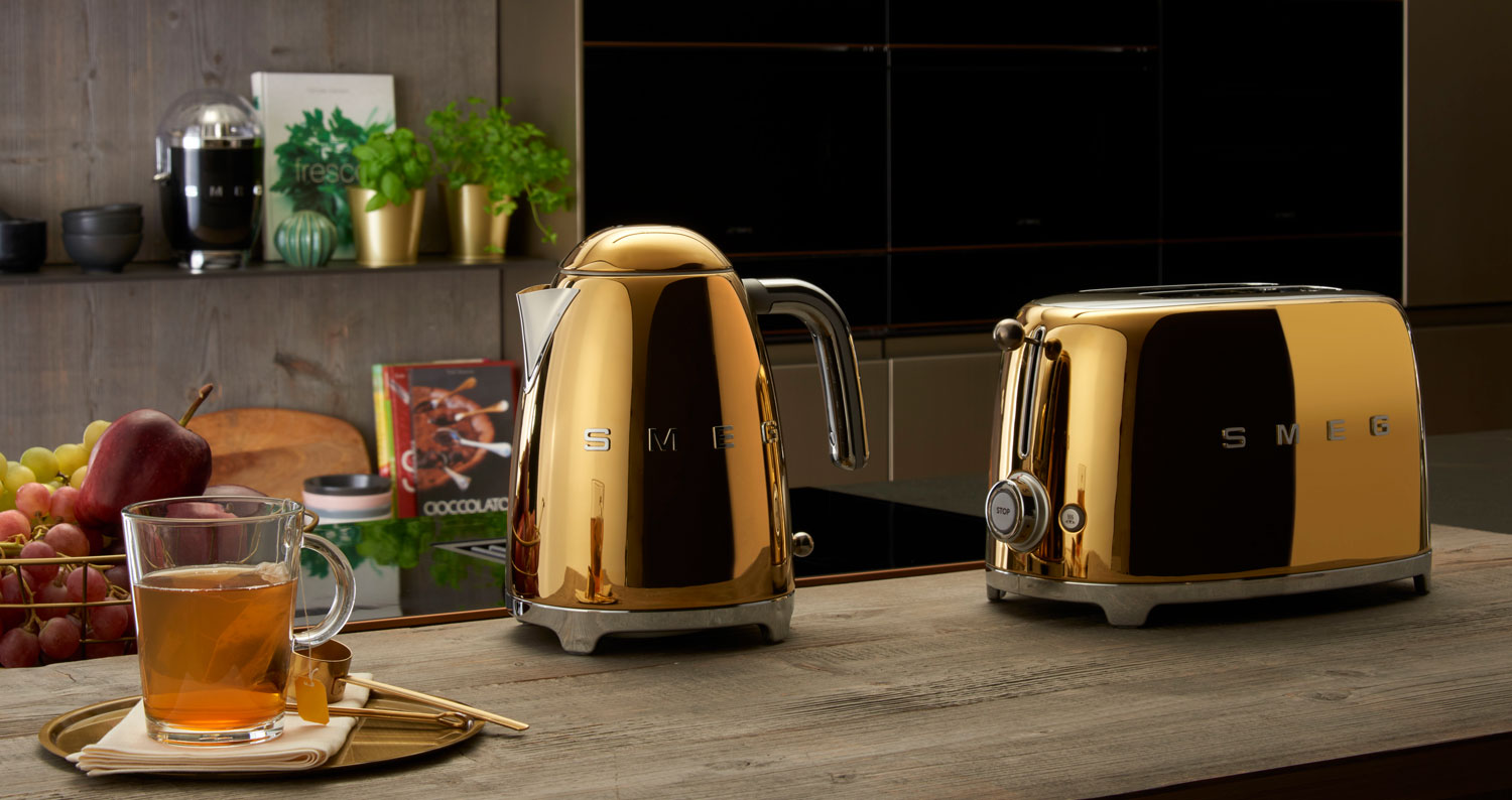 楽天市場】（日本正規販売店）SMEG 電気ケトル 1.7L【ゴールド】KLF03