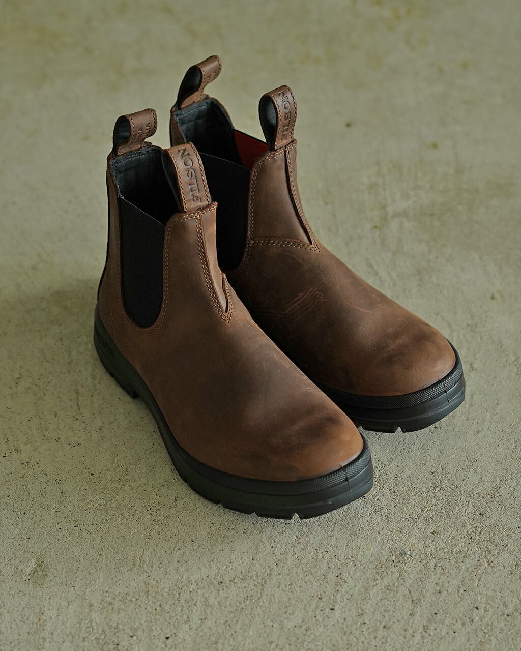 blund-bs2536204_1.jpg