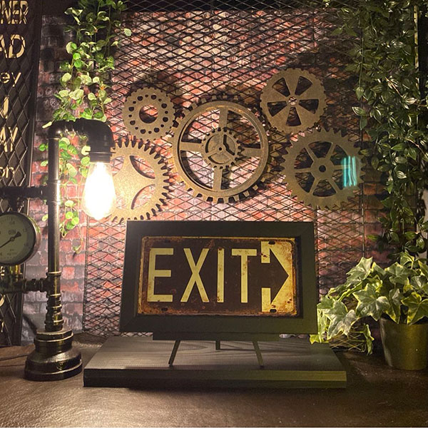 楽天市場】｢EXIT｣インダストリアルアート!! メタル製アートパネル(額