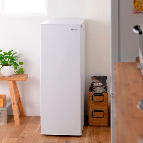 楽天市場】スリム冷凍庫 80L IUSN-8A-W ホワイト アイリスオーヤマ
