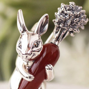 楽天市場】【碌山】 シルバー カーネリアン うさぎ にんじん ブローチ
