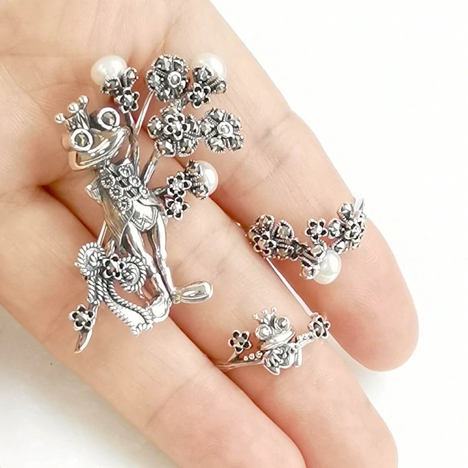 楽天市場】【碌山】 シルバー 淡水パール かえる ブローチ 幸運の