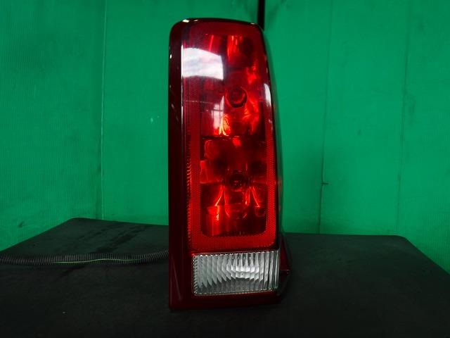 楽天市場】【中古】中古部品 キャデラック エスカレード 右ﾃｰﾙﾗﾝﾌﾟ