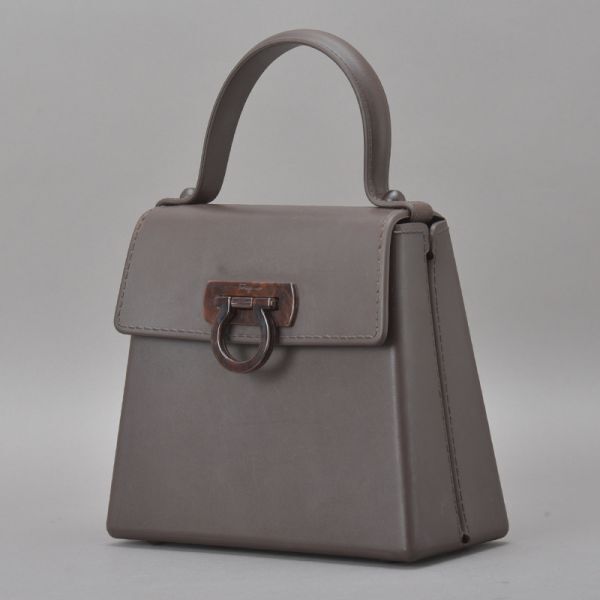 楽天市場】サルヴァトーレ フェラガモ ガンチーニ ハンド バッグの通販