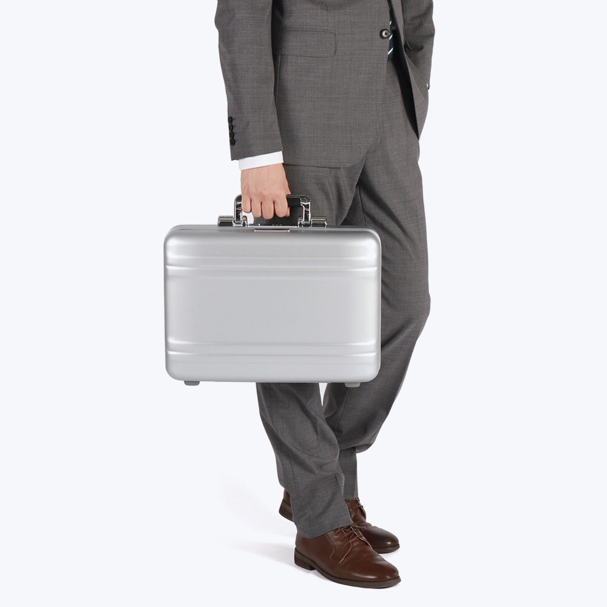 楽天市場】ノベルティ付 【正規品5年保証】 ゼロハリバートン