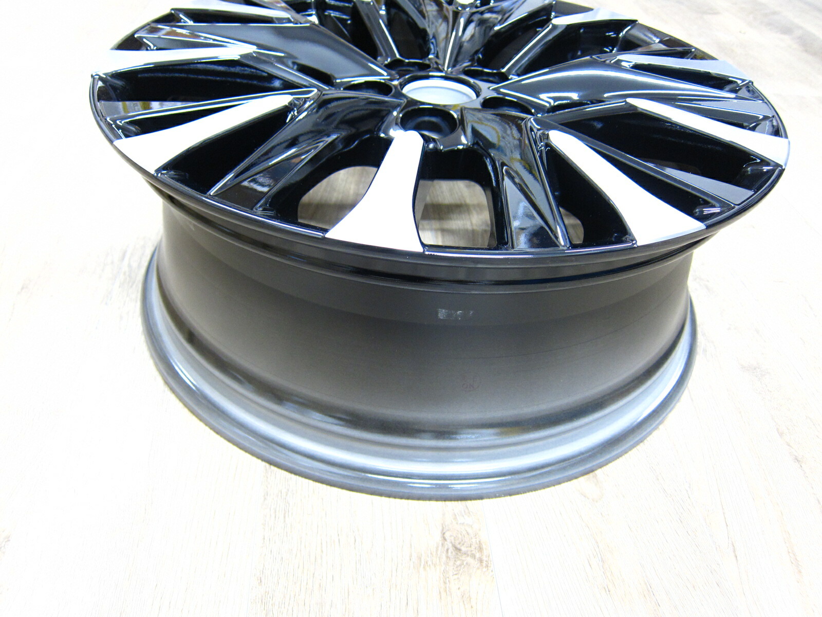 楽天市場】19インチ エグゼクティブラウンジ用ホイール 40系