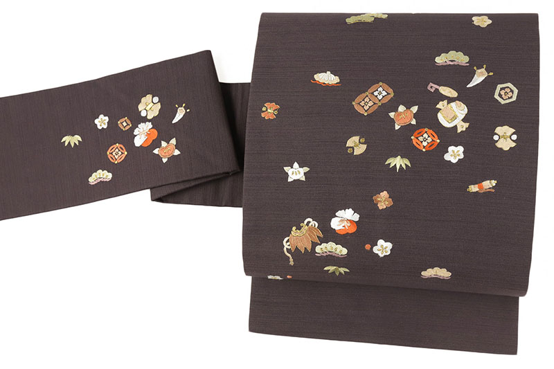 楽天市場】名古屋帯 手刺繍 未使用 正絹 紬 カジュアル 濃茶 宝尽くし