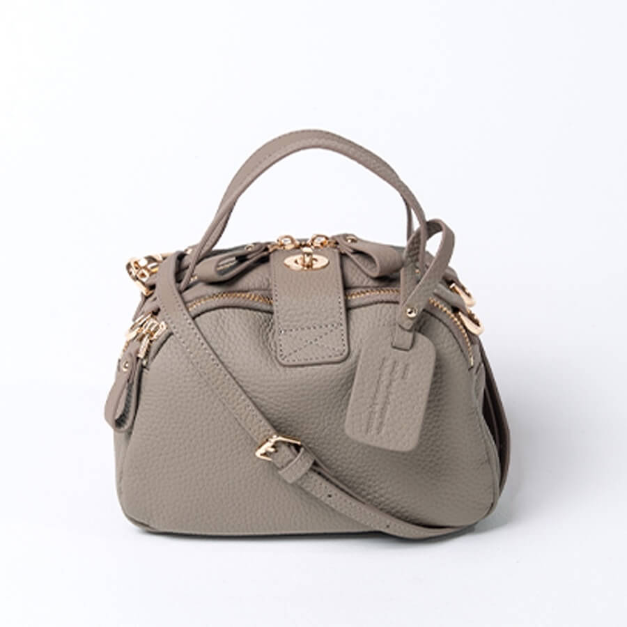 楽天市場】これひとつで全て解決する存在感｜ 本革 ショルダーバッグ