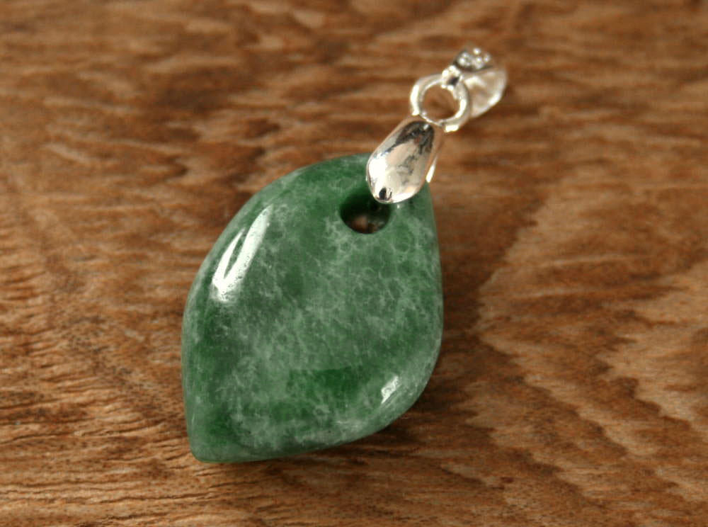 楽天市場】糸魚川翡翠ぐい呑み O00020翠雅 作 : 糸魚川ヒスイの店