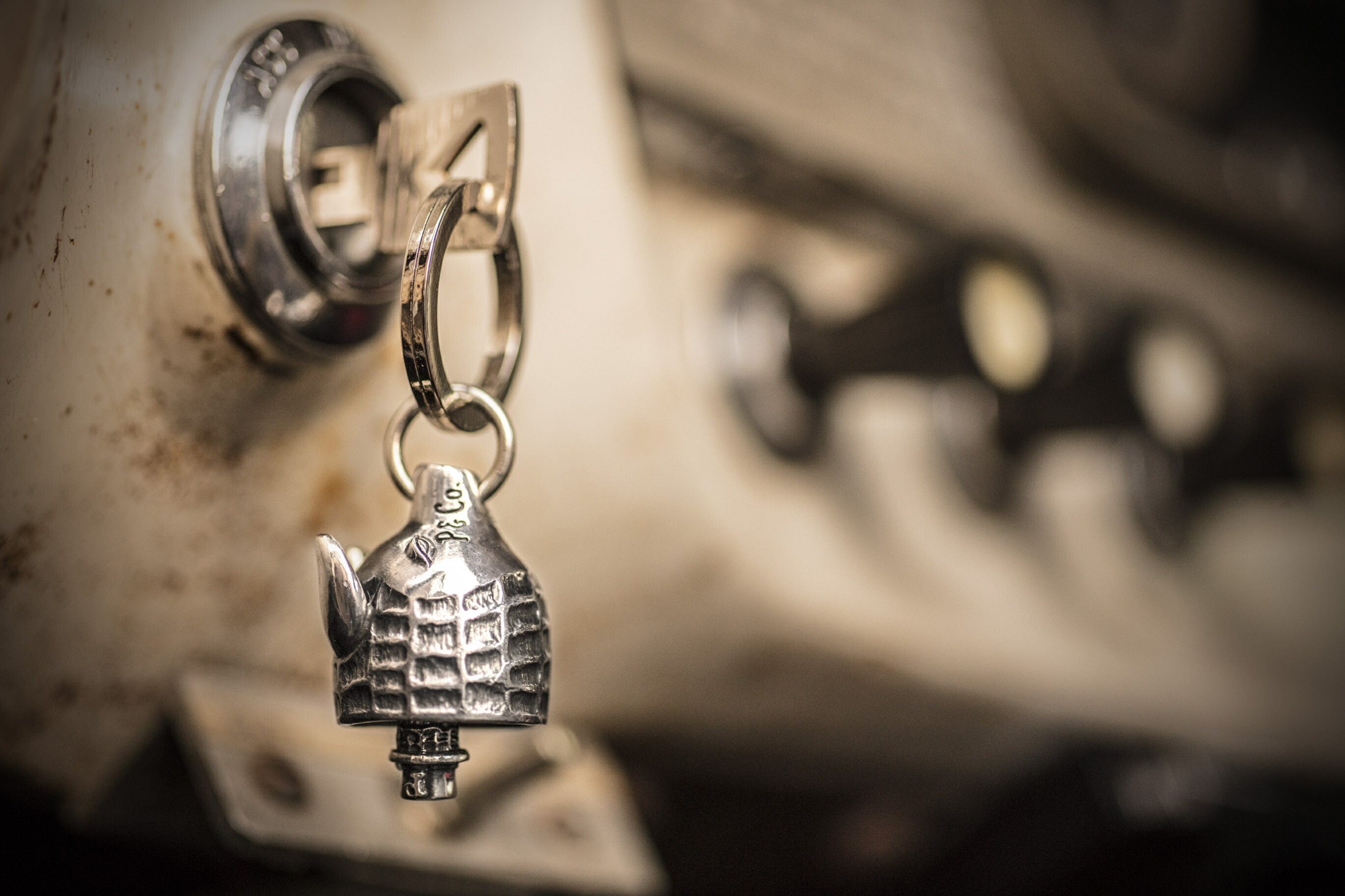 楽天市場】PEANUTS&CO. ピーナッツカンパニー 【 P'S GUARDIAN BELL