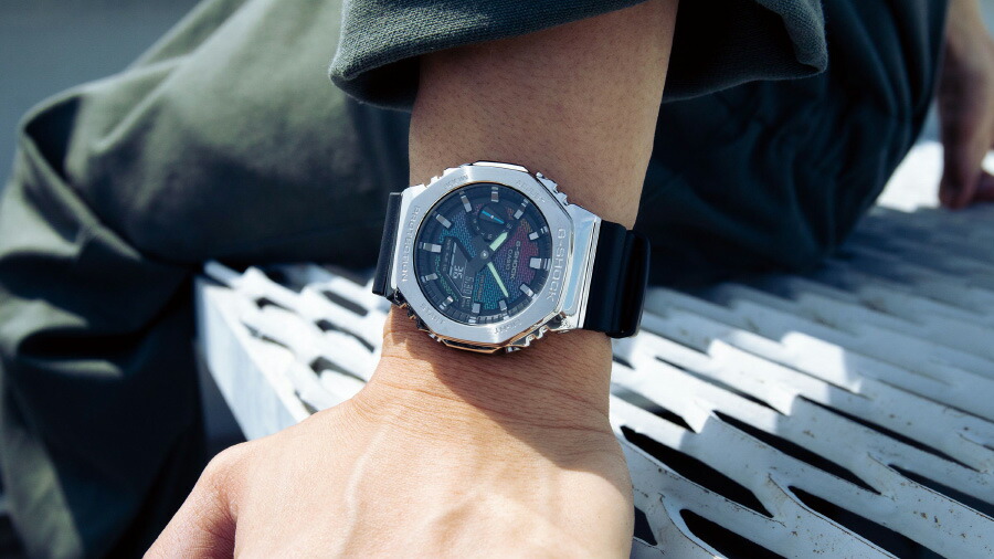 楽天市場】G-SHOCK Gショック メタルカバード レインボー文字板 GM