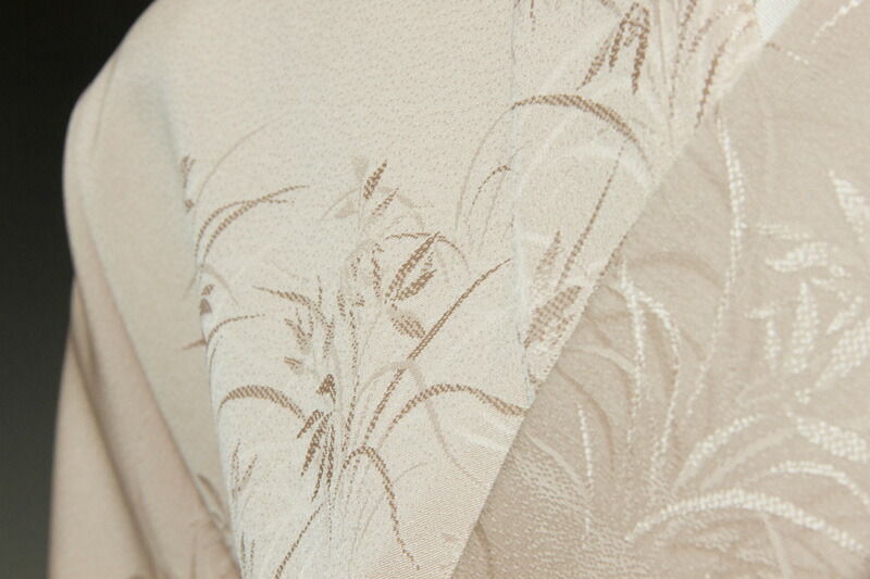 楽天市場】色無地 紋意匠 付下げ柄 蘭花文 灰桜【反物1反・胴裏1枚・共