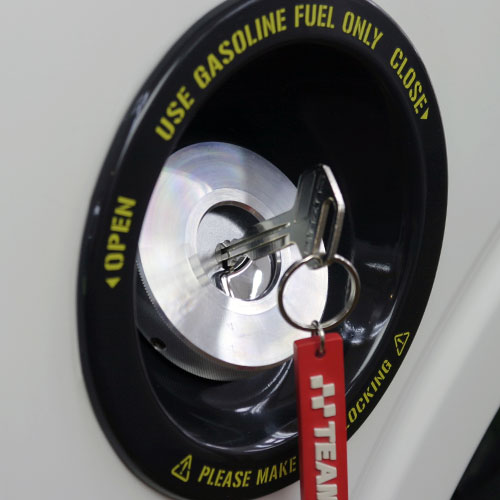 楽天市場】ジムニー アクセサリ ビレット フューエル キャップ カバー