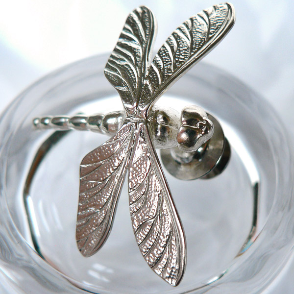 楽天市場】かざりや鐐 kzr-e-007 ピンバッジ「トンボ 大 (タイタック用