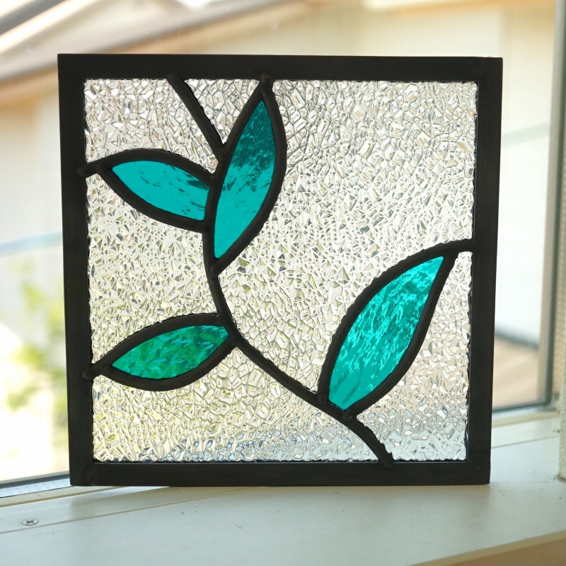 楽天市場】ステンドグラス パネル 住宅用 葉っぱ左 背景クリア 18cm