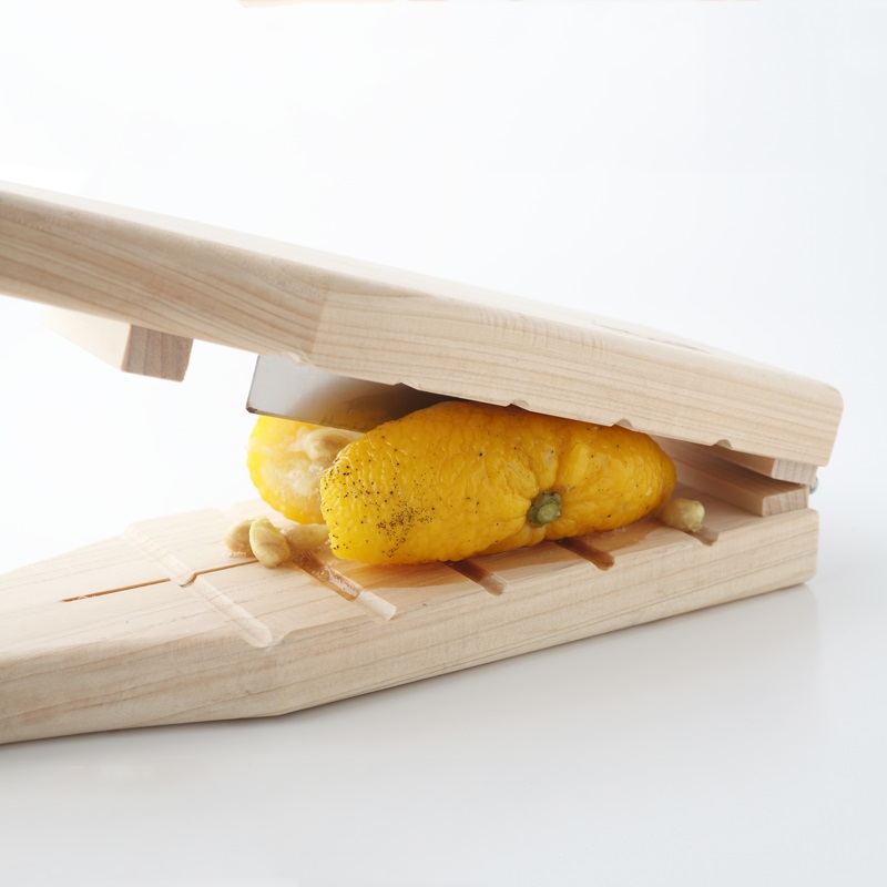 楽天市場】2100 家庭用 ゆず 手しぼり器黄金の村 徳島 木頭ゆず ユズ