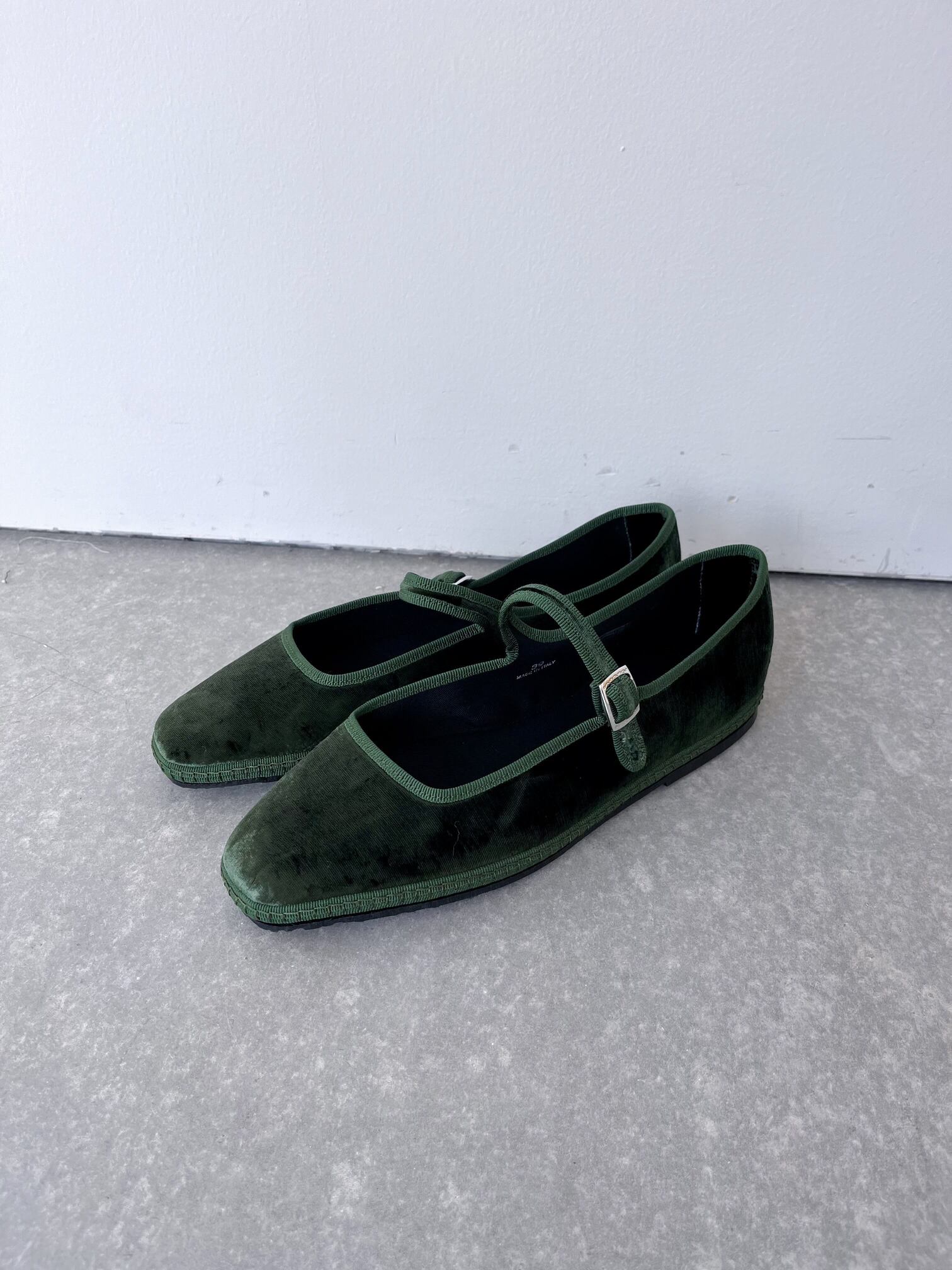 楽天市場】【Sciuscià】 BELMOND PINE シューシャ ベルベット ストラッ