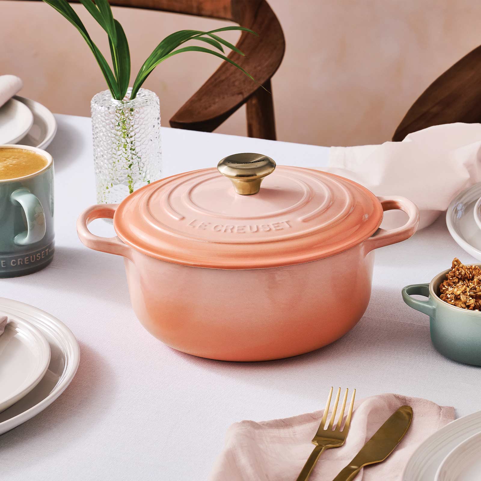 LE CREUSET 両手鍋 25cm ピンク LE CREUSET ピンク 両手鍋18