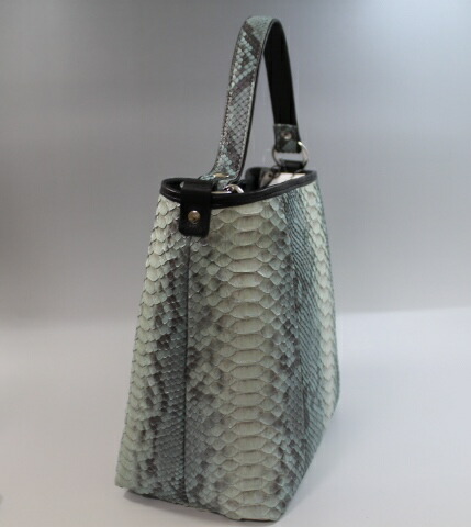 楽天市場】【もれなくポイント10倍】パイソン バッグ 本革 ブルー 日本