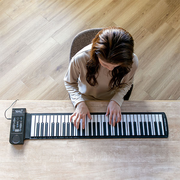 楽天市場】ピアノ 電子ピアノ コンパクト 61鍵盤 ロールアップピアノ